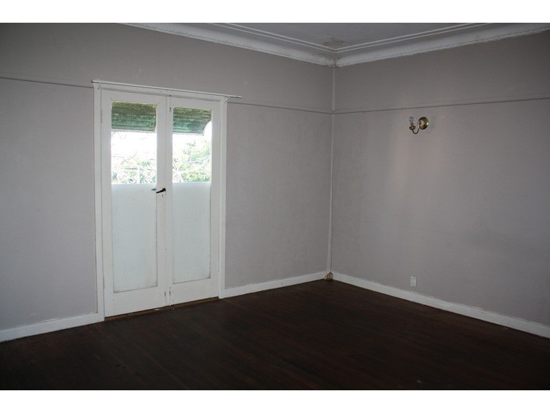 807 Henry Lawson Drive, Picnic Point NSW 2213