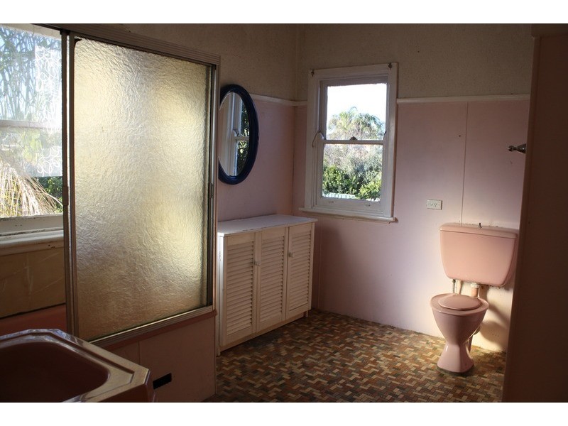 807 Henry Lawson Drive, Picnic Point NSW 2213