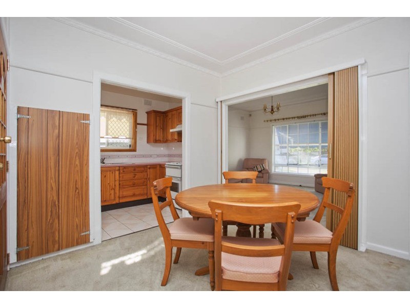 42 Victor  Avenue, Picnic Point NSW 2213