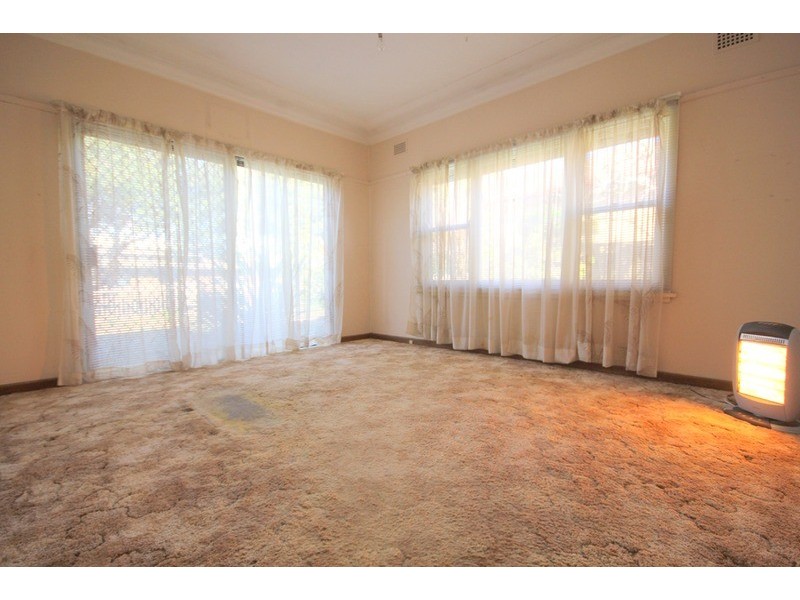 13 Kirk Crescent, Kirrawee NSW 2232