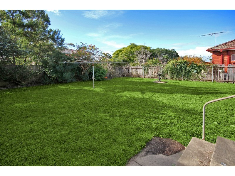 13 Kirk Crescent, Kirrawee NSW 2232