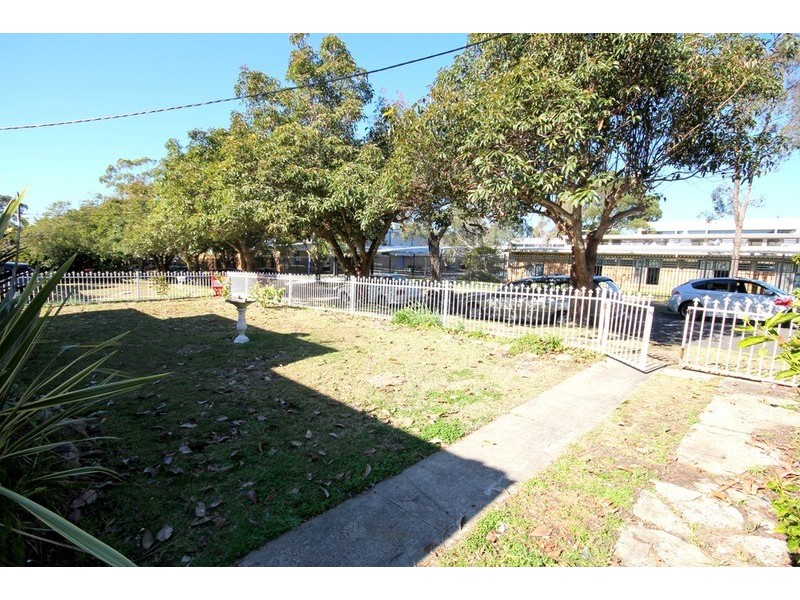 13 Kirk Crescent, Kirrawee NSW 2232