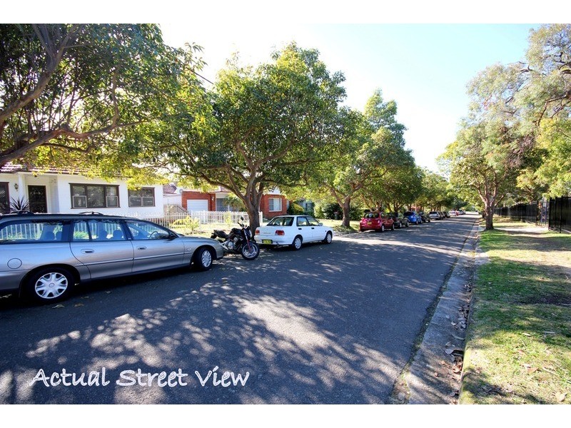 13 Kirk Crescent, Kirrawee NSW 2232