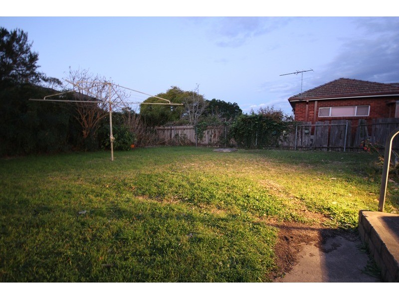 13 Kirk Crescent, Kirrawee NSW 2232