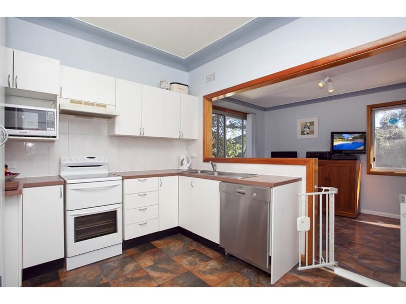 8  Valmay  Avenue, Picnic Point NSW 2213