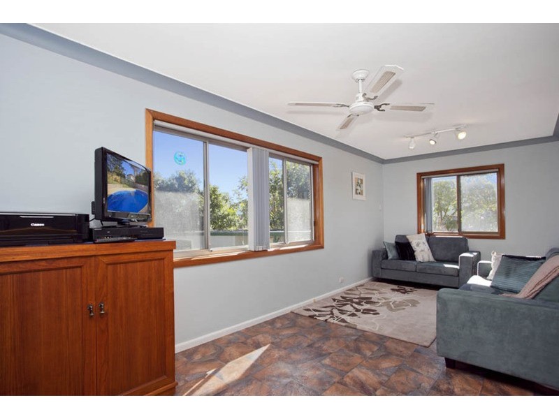 8  Valmay  Avenue, Picnic Point NSW 2213