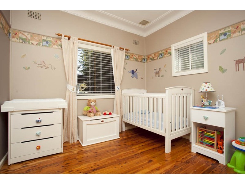 8  Valmay  Avenue, Picnic Point NSW 2213