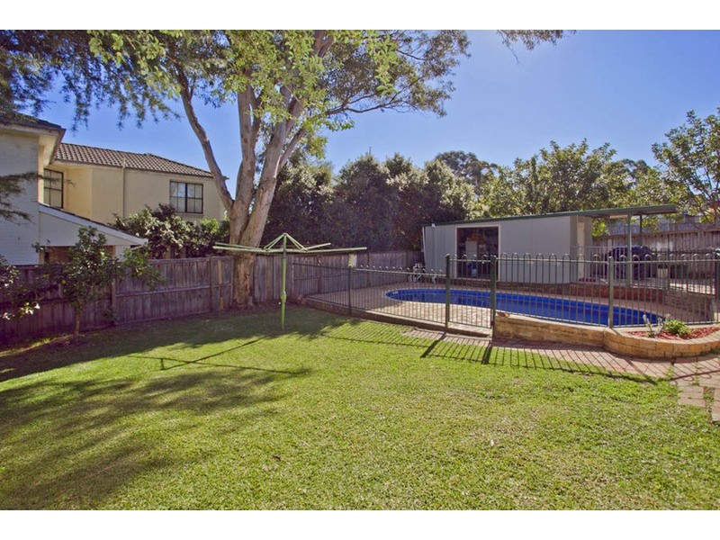 8  Valmay  Avenue, Picnic Point NSW 2213