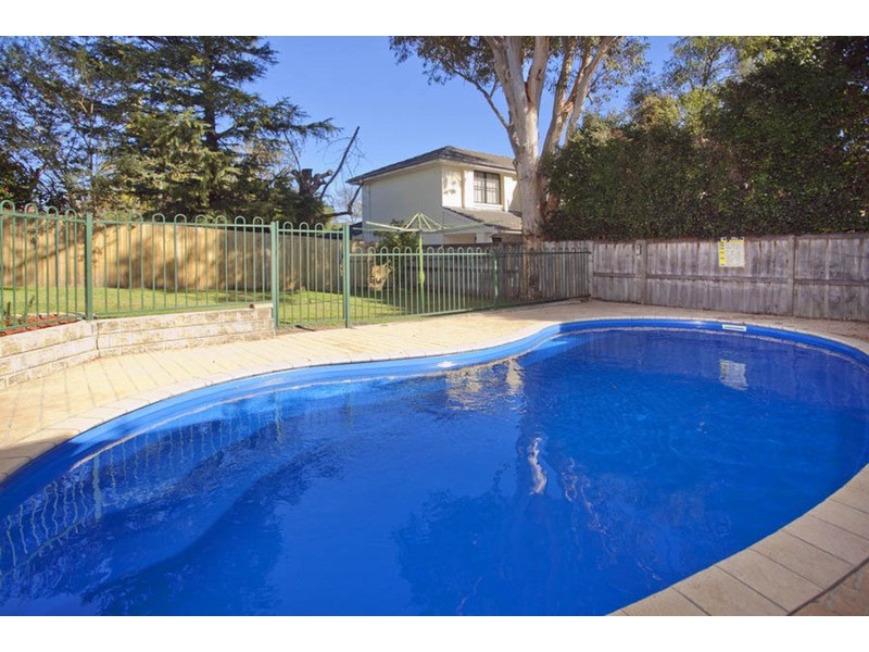 8  Valmay  Avenue, Picnic Point NSW 2213