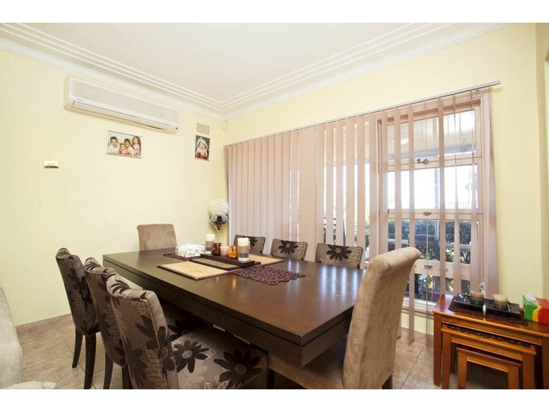 8 Greenway Parade, Revesby NSW 2212