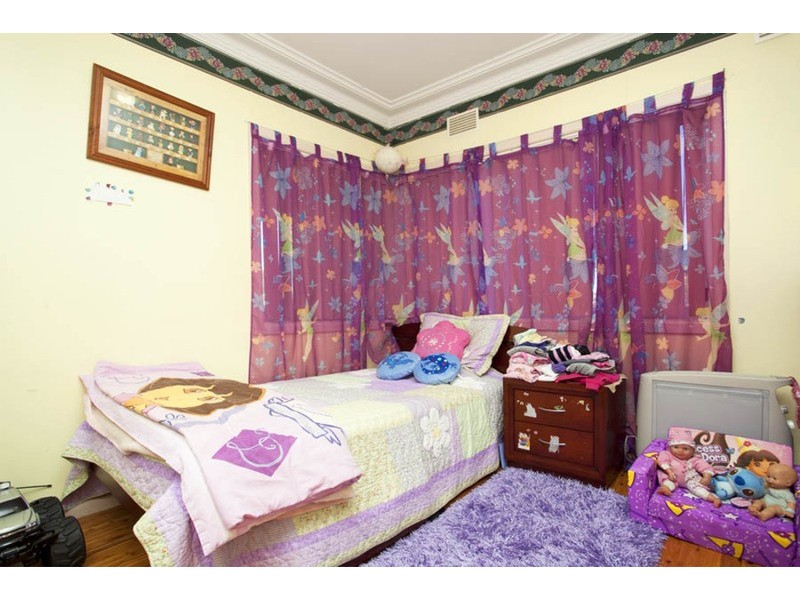 8 Greenway Parade, Revesby NSW 2212