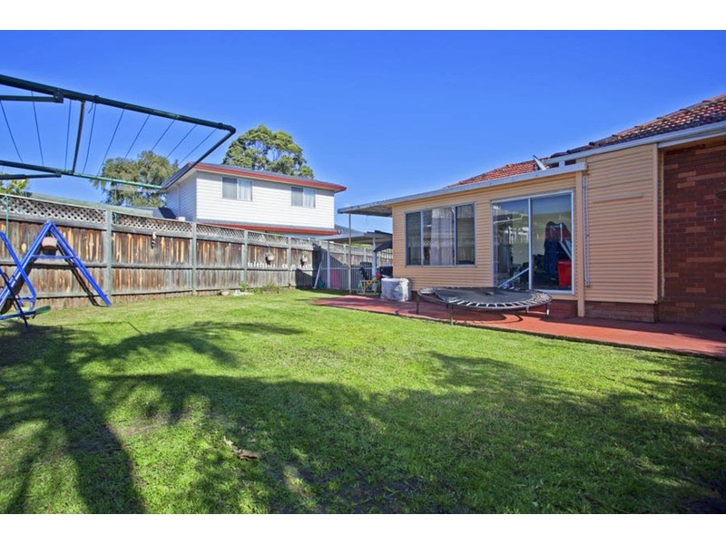 8 Greenway Parade, Revesby NSW 2212