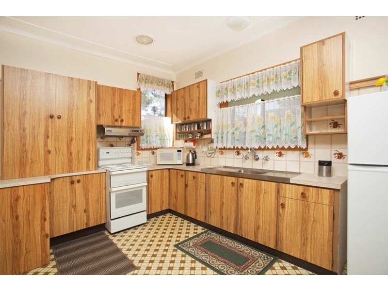 32 Alliance Avenue, Revesby NSW 2212