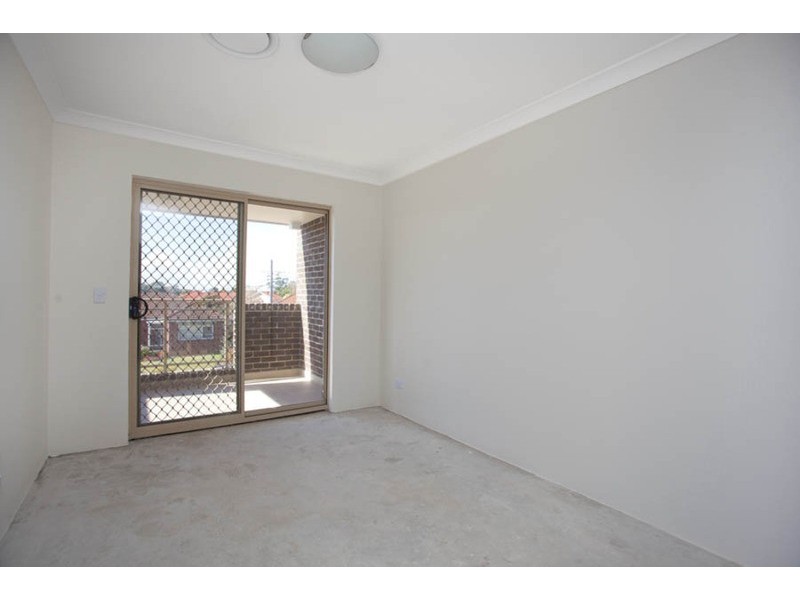 8 Roslyn Avenue, Panania NSW 2213