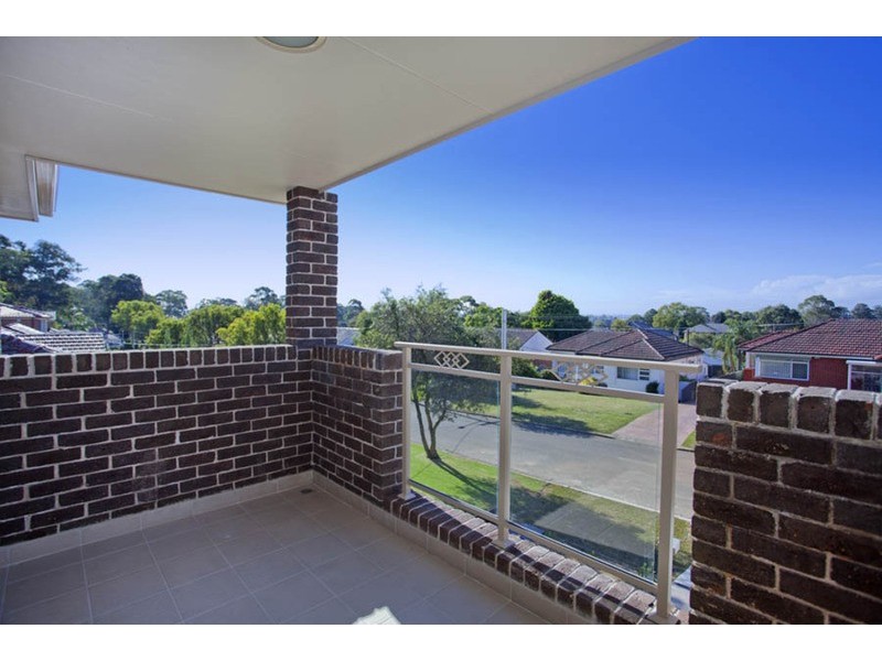 8 Roslyn Avenue, Panania NSW 2213