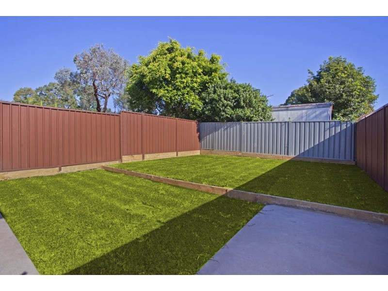 8 Roslyn Avenue, Panania NSW 2213