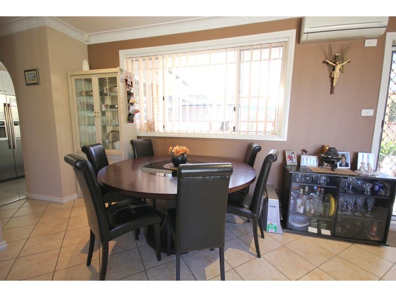 2/99 Queen Street, Revesby NSW 2212