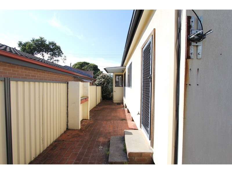 75 Juno Parade, Greenacre NSW 2190