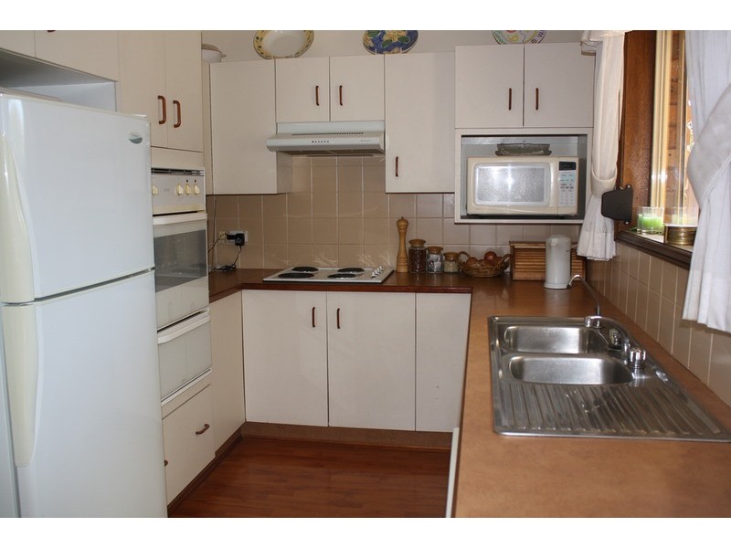 829 Henry Lawson Drive, Picnic Point NSW 2213