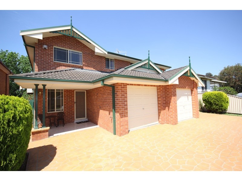 25 Hodgkinson Crescent, Panania NSW 2213