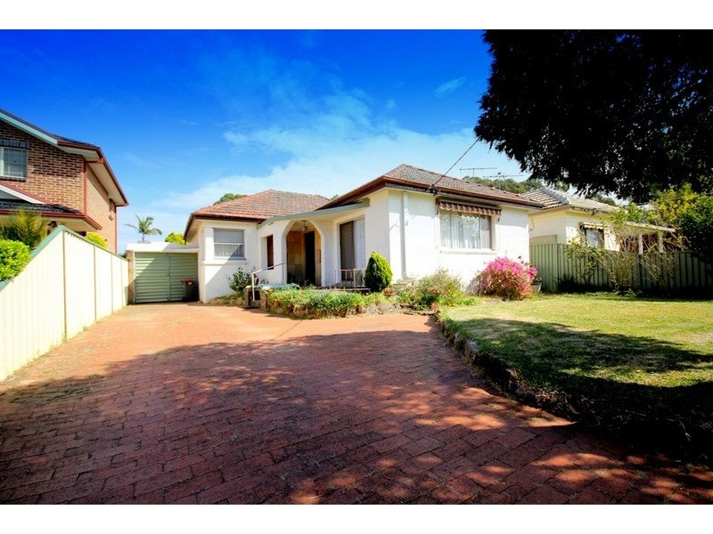 104 Ramsay Road, Picnic Point NSW 2213