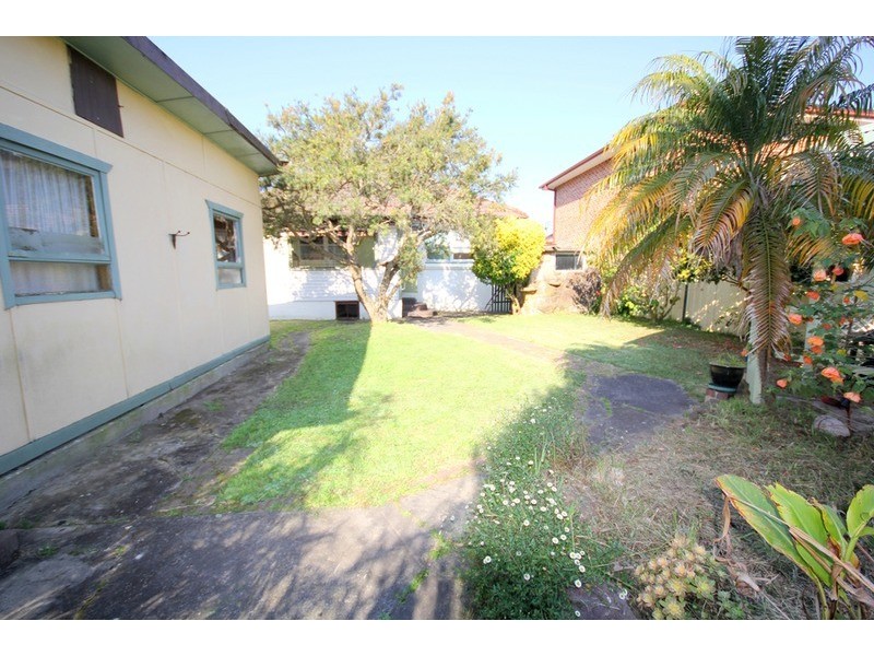 104 Ramsay Road, Picnic Point NSW 2213