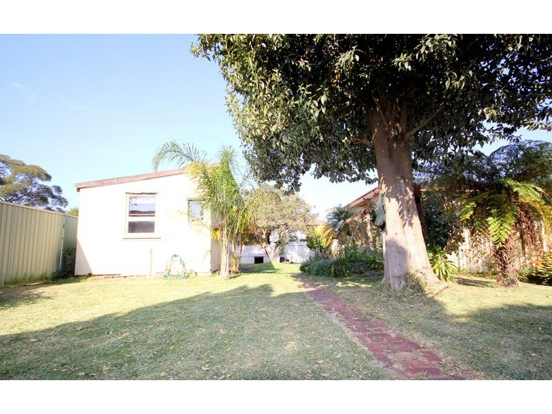 104 Ramsay Road, Picnic Point NSW 2213