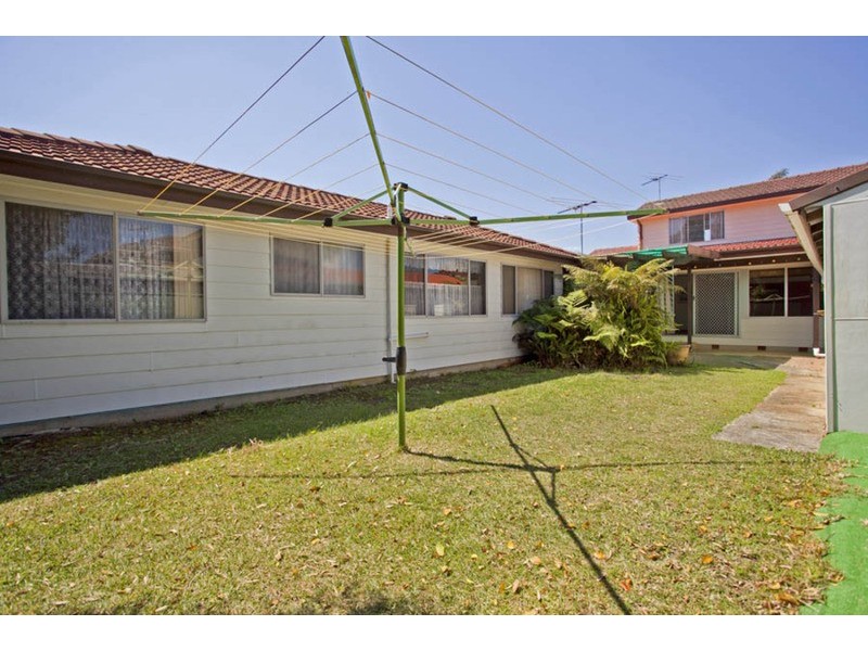 8 Claverdon Avenue, Picnic Point NSW 2213