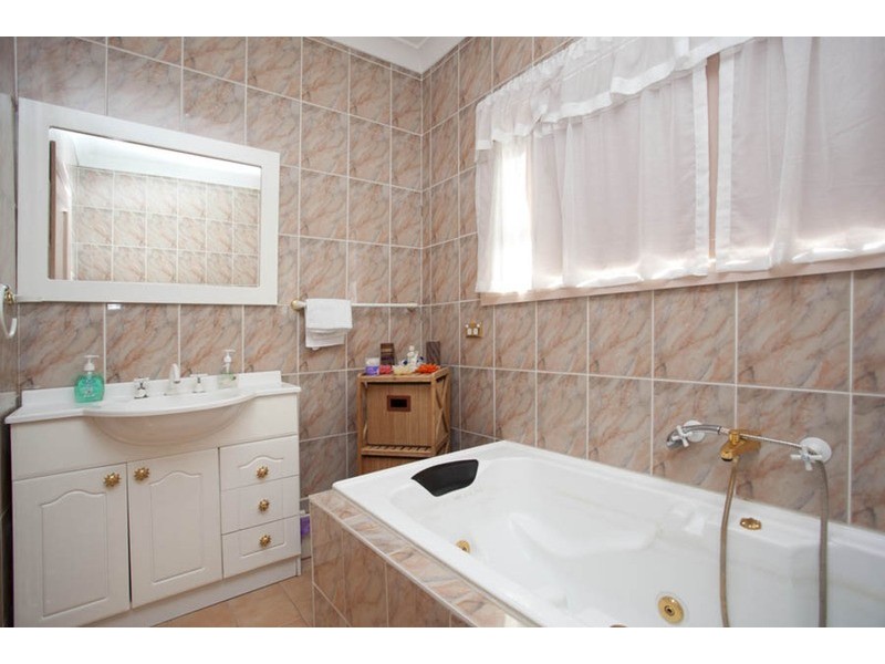 8  Greenway Parade, Revesby NSW 2212