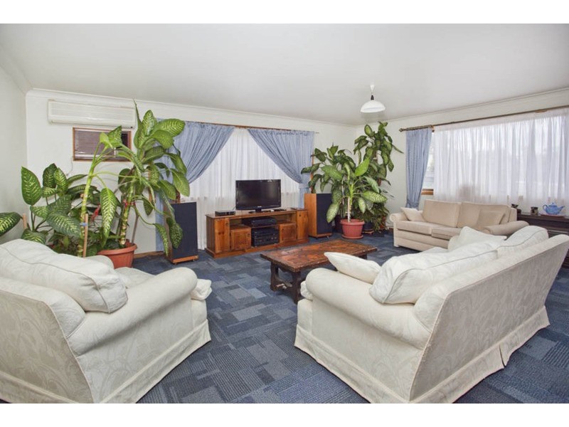26 Burns Road, Picnic Point NSW 2213