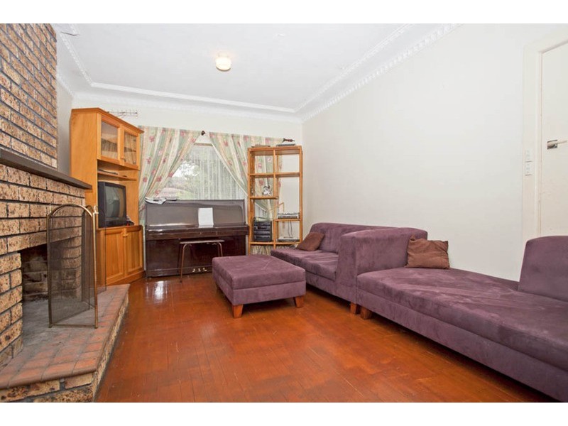 26 Burns Road, Picnic Point NSW 2213