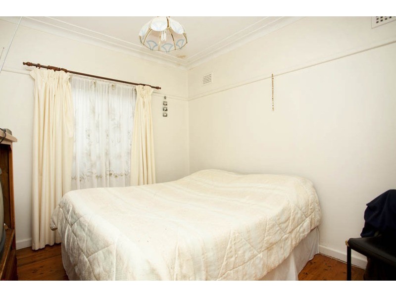 26 Burns Road, Picnic Point NSW 2213