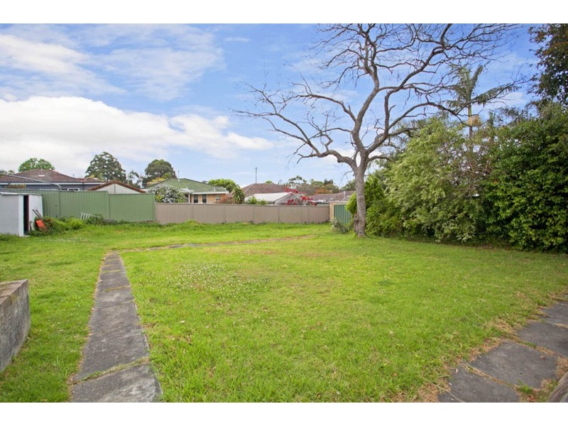 26 Burns Road, Picnic Point NSW 2213