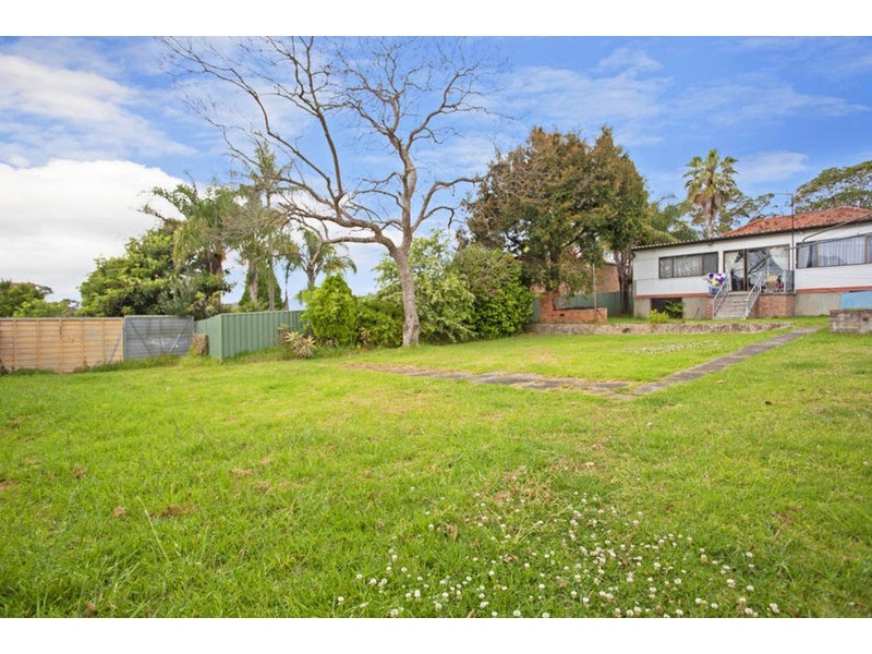 26 Burns Road, Picnic Point NSW 2213