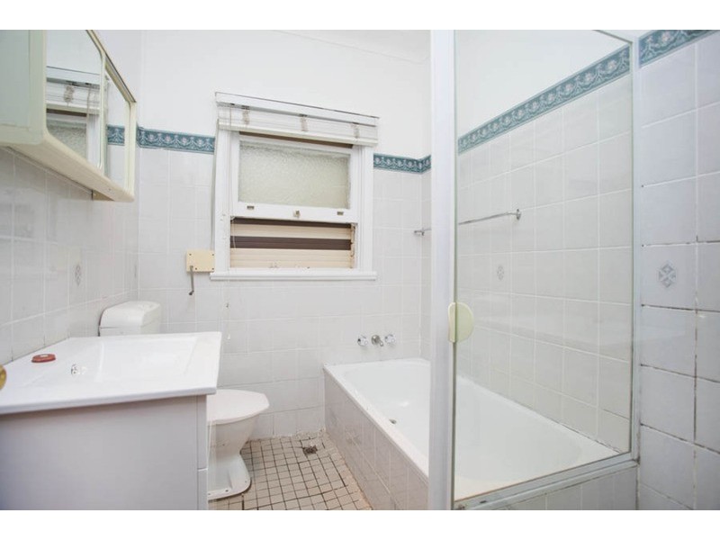 52 Thomas  Street, Picnic Point NSW 2213