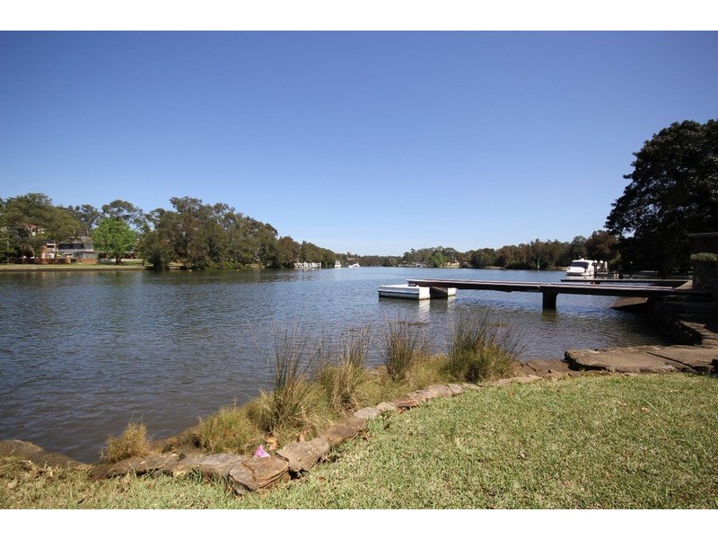 25 Burbank Avenue, East Hills NSW 2213