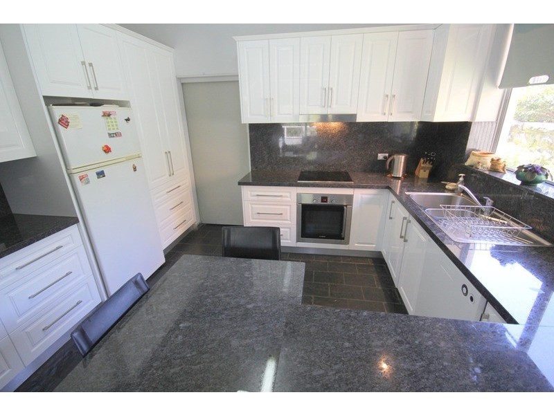 25 Burbank Avenue, East Hills NSW 2213