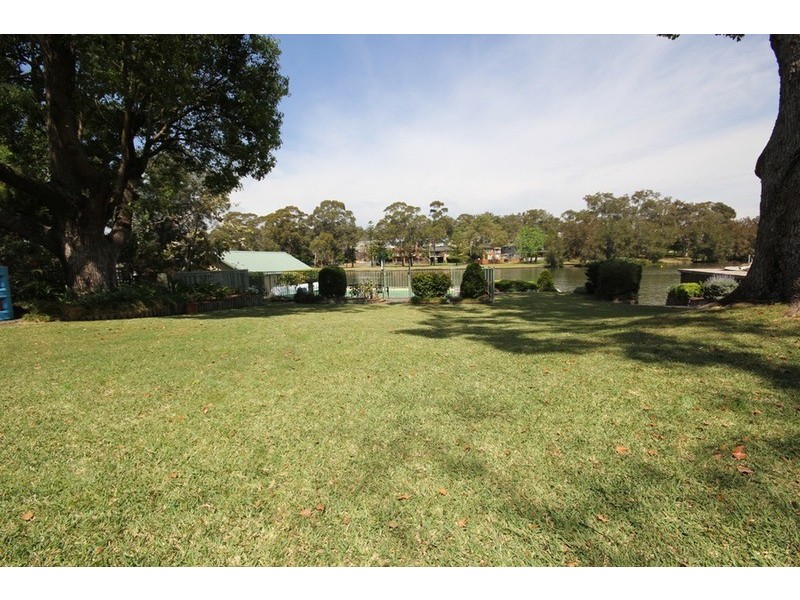 25 Burbank Avenue, East Hills NSW 2213