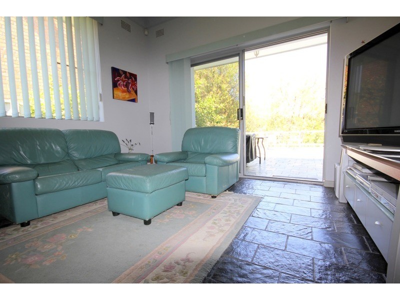 25 Burbank Avenue, East Hills NSW 2213