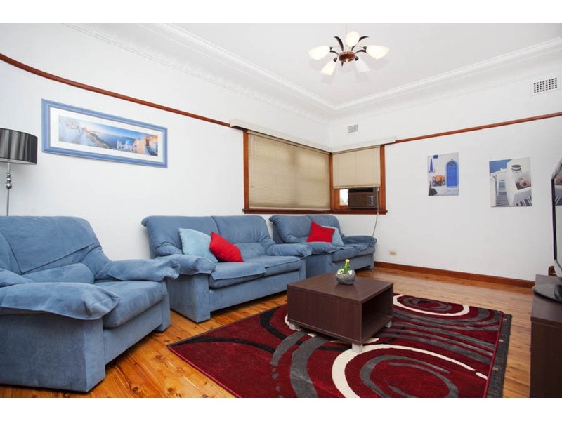 4 Gowrie Avenue, Punchbowl NSW 2196