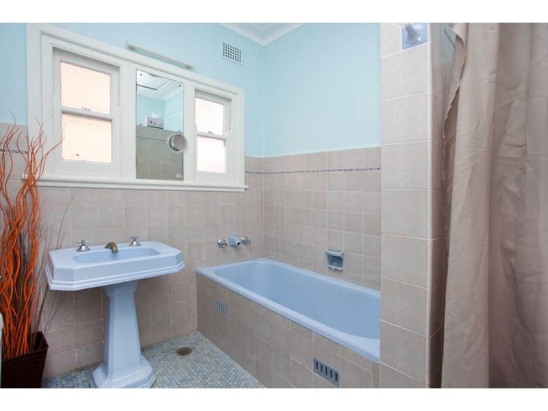 4 Gowrie Avenue, Punchbowl NSW 2196