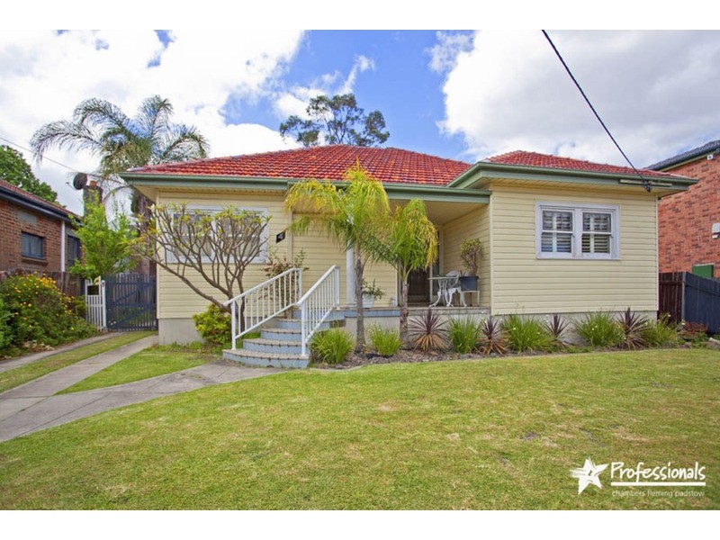 4 Gowrie Avenue, Punchbowl NSW 2196