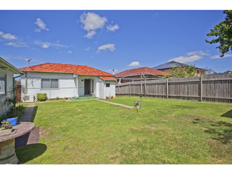 140 Davies Road, Padstow NSW 2211