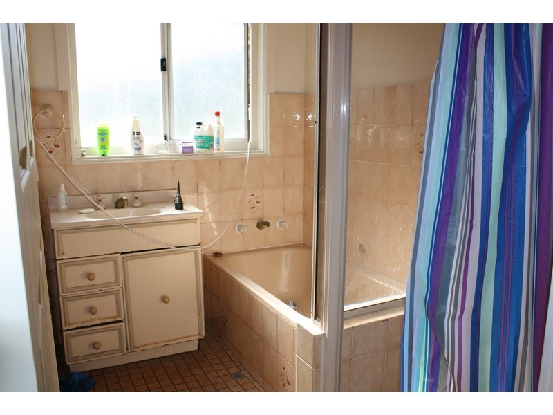 27 Austin Boulevard, Picnic Point NSW 2213
