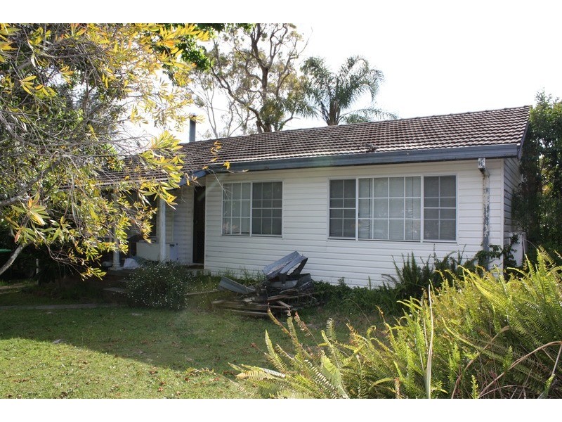 27 Austin Boulevard, Picnic Point NSW 2213