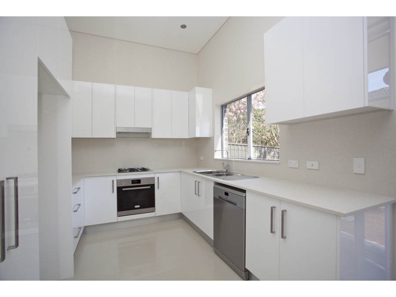 2C Prosser Avenue, Padstow NSW 2211