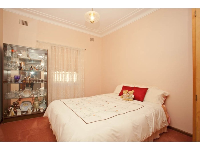 4 Lesley Avenue, Revesby NSW 2212