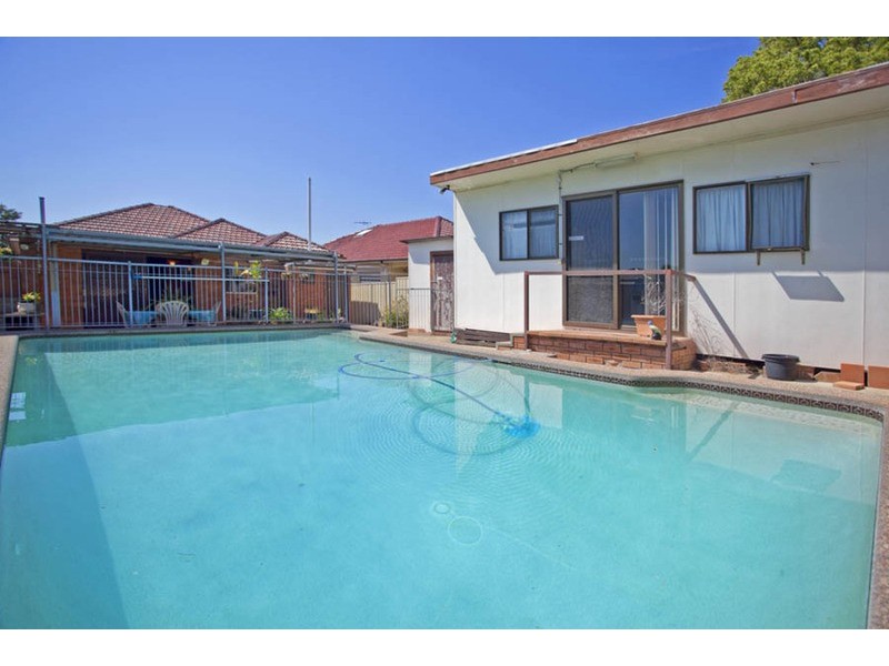 4 Lesley Avenue, Revesby NSW 2212