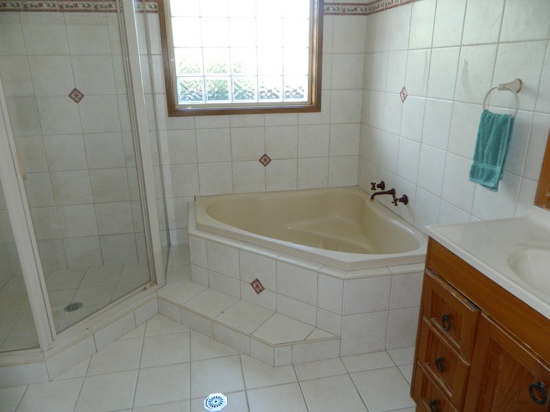 20 Lone Pine Avenue, Milperra NSW 2214