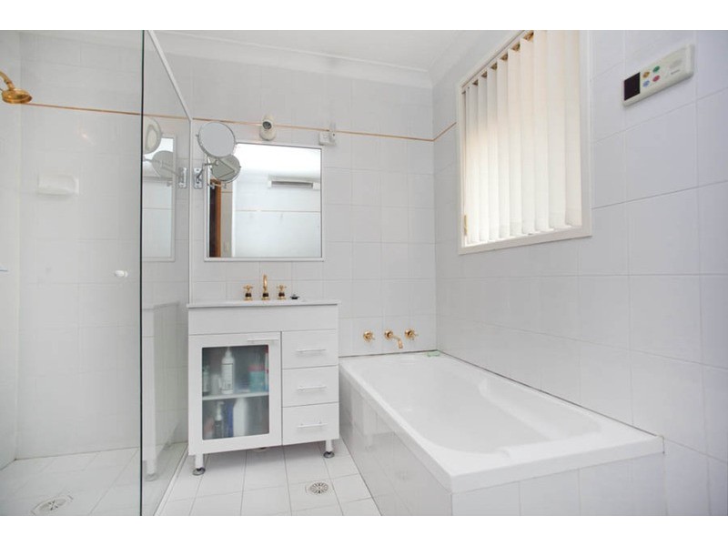 25 Ingram Avenue, Milperra NSW 2214